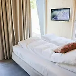 弗吉坦贝尔吉假日公园 *