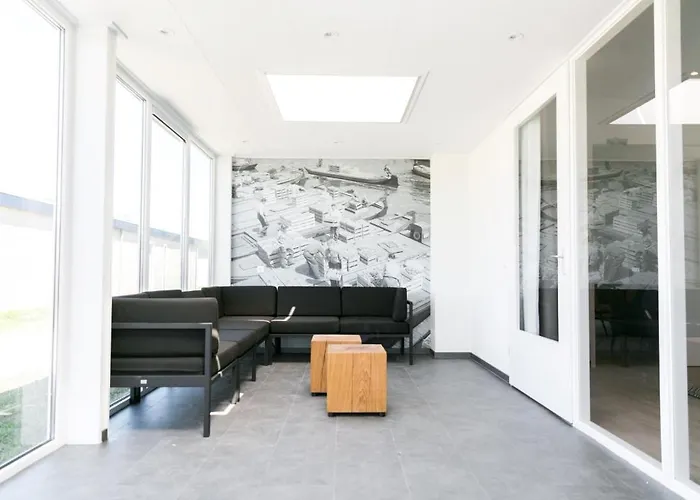 Vlugtenburg 홀리데이파크 *